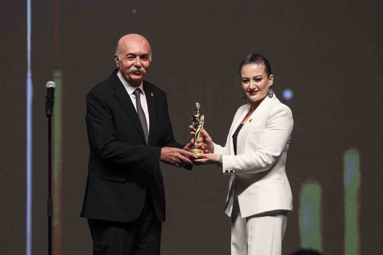 altin portakalda onur emek basari odulleri sahiplerini buldu 0 iPBiuWmM
