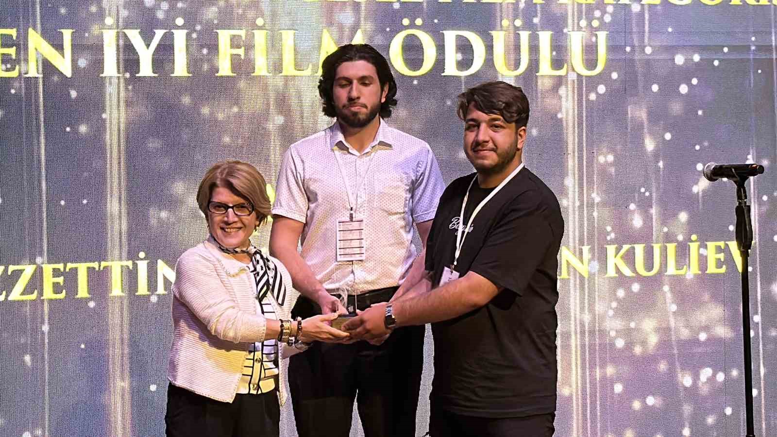 Altın Safran’da en iyi belgesel "Roman Gibi" oldu 11 altin safranda en iyi belgesel roman gibi oldu 7 gAvBtfUq