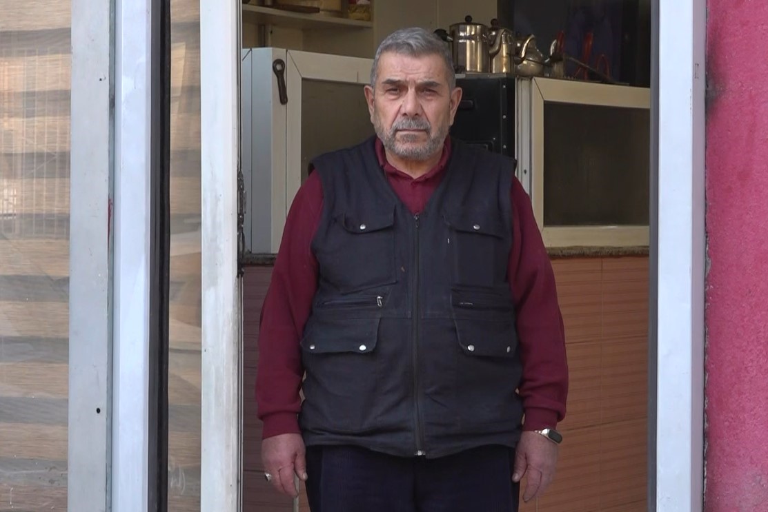 altin ve dovizlerini 3 aydir yaninda tasiyan adam gasp edildi 5 4qNJcB6I