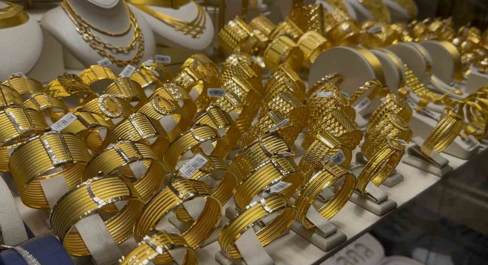 Altında bankalar ile canlı piyasadaki makas gramda 500 lirayı geçti 4 altinda bankalar ile canli piyasadaki makas gramda 500 lirayi gecti 0 6bdT2ASX