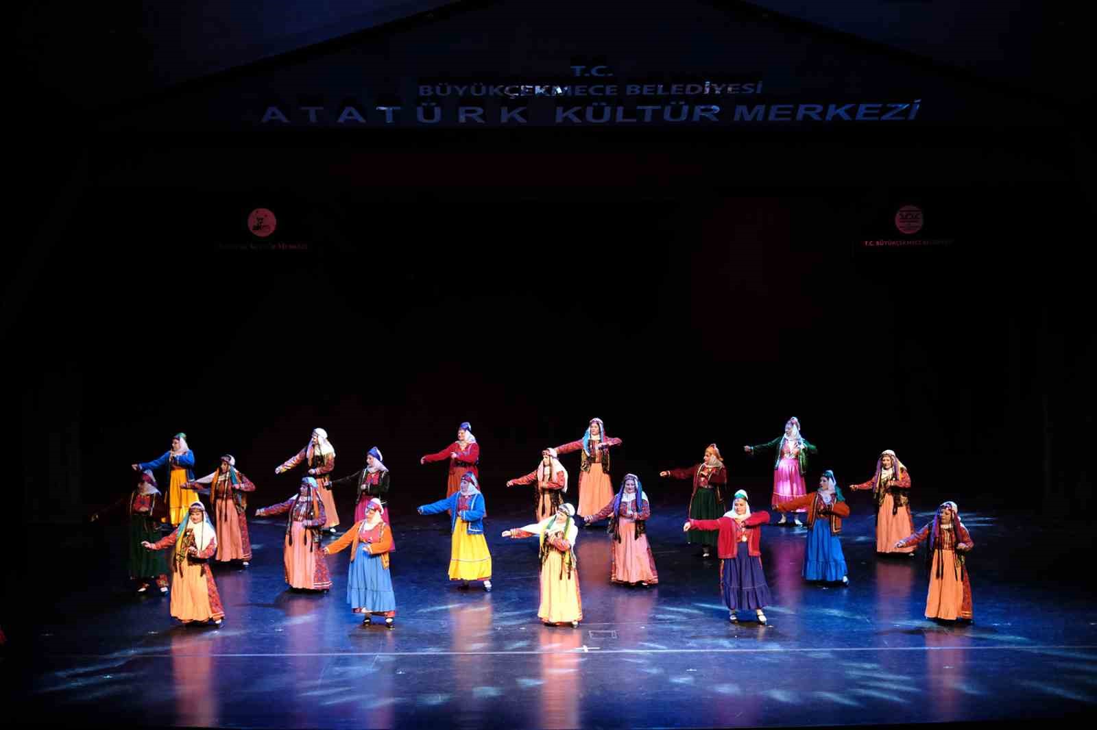 Altınköprü Halk Dansları Topluluğu kültürel bir şölene imza attı 5 altinkopru halk danslari toplulugu kulturel bir solene imza atti 1