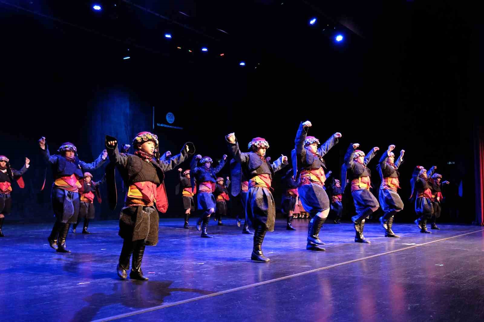 Altınköprü Halk Dansları Topluluğu kültürel bir şölene imza attı 8 altinkopru halk danslari toplulugu kulturel bir solene imza atti 4 ZC5TwDwM