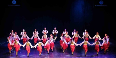 altinkopru-halk-danslari-toplulugu-kulturel-bir-solene-imza-atti-NYU1BMj3.jpg