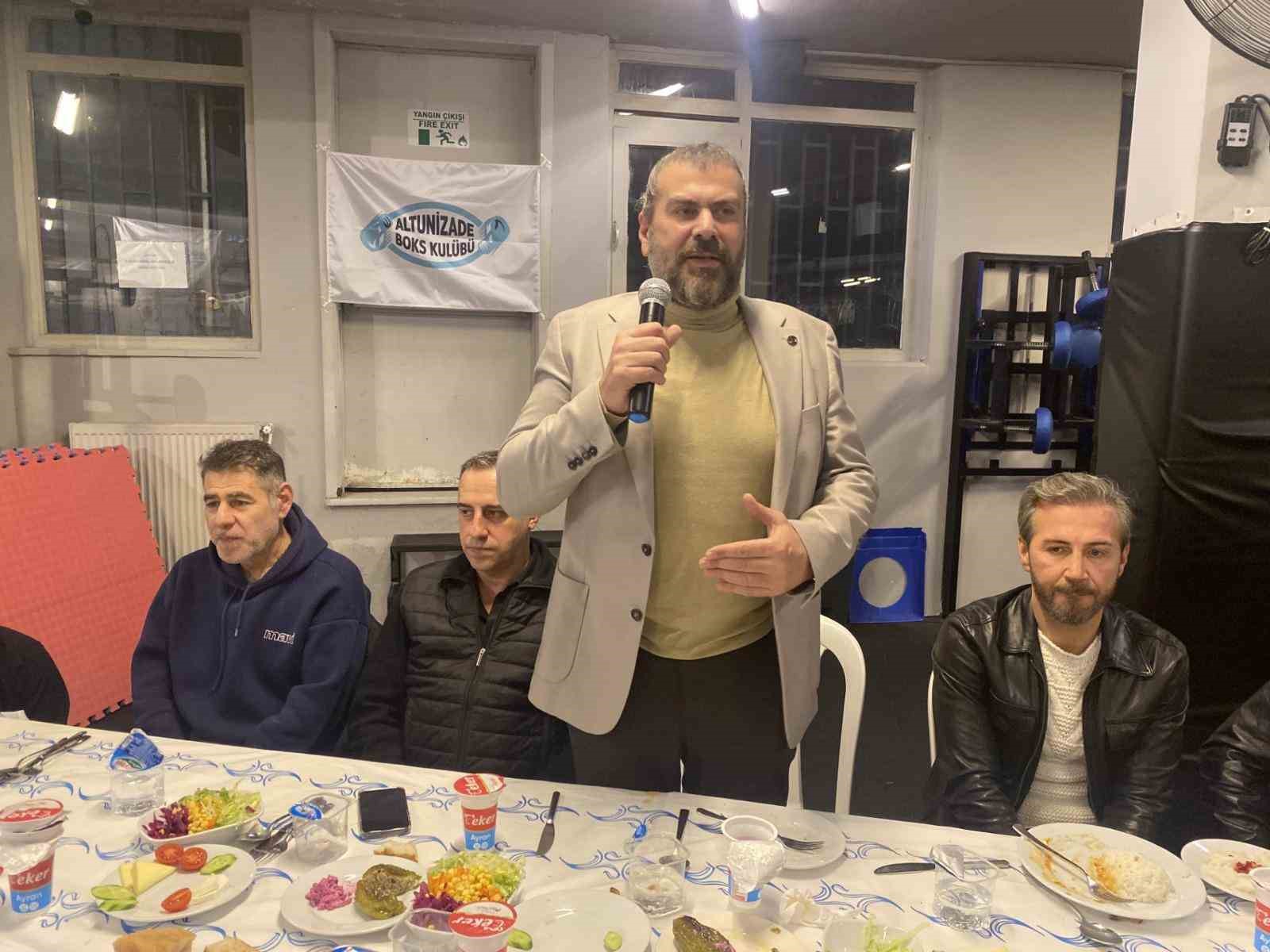 altunizade boks kulubu geleneksel iftar programinda bir araya geldi 3 1kFVWWQ8