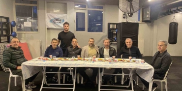 altunizade-boks-kulubu-geleneksel-iftar-programinda-bir-araya-geldi-iRuHFMNU.jpg