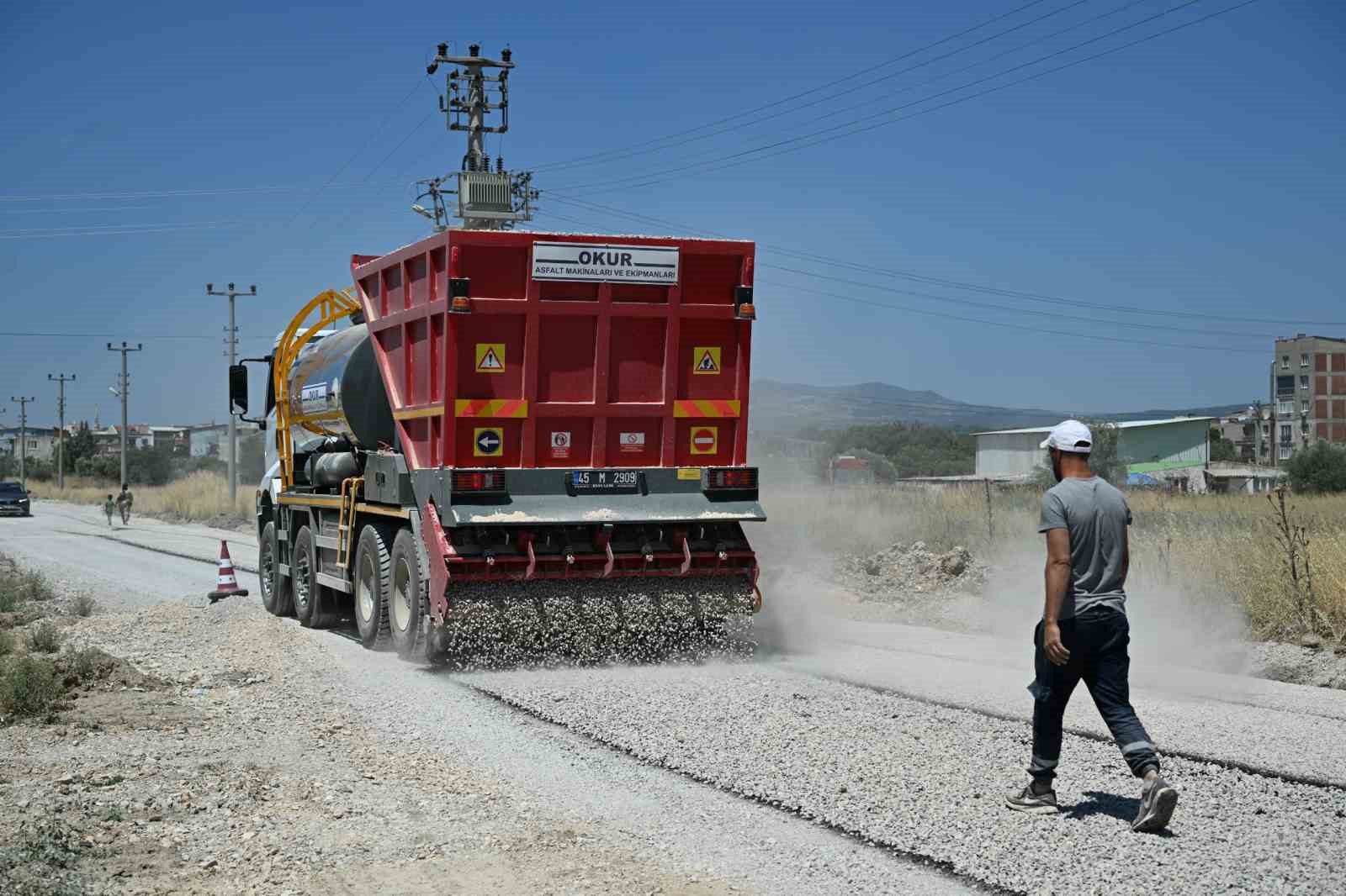 altyapisi tamamlanan yollar asfaltlaniyor 0 ZI3ZGnpX