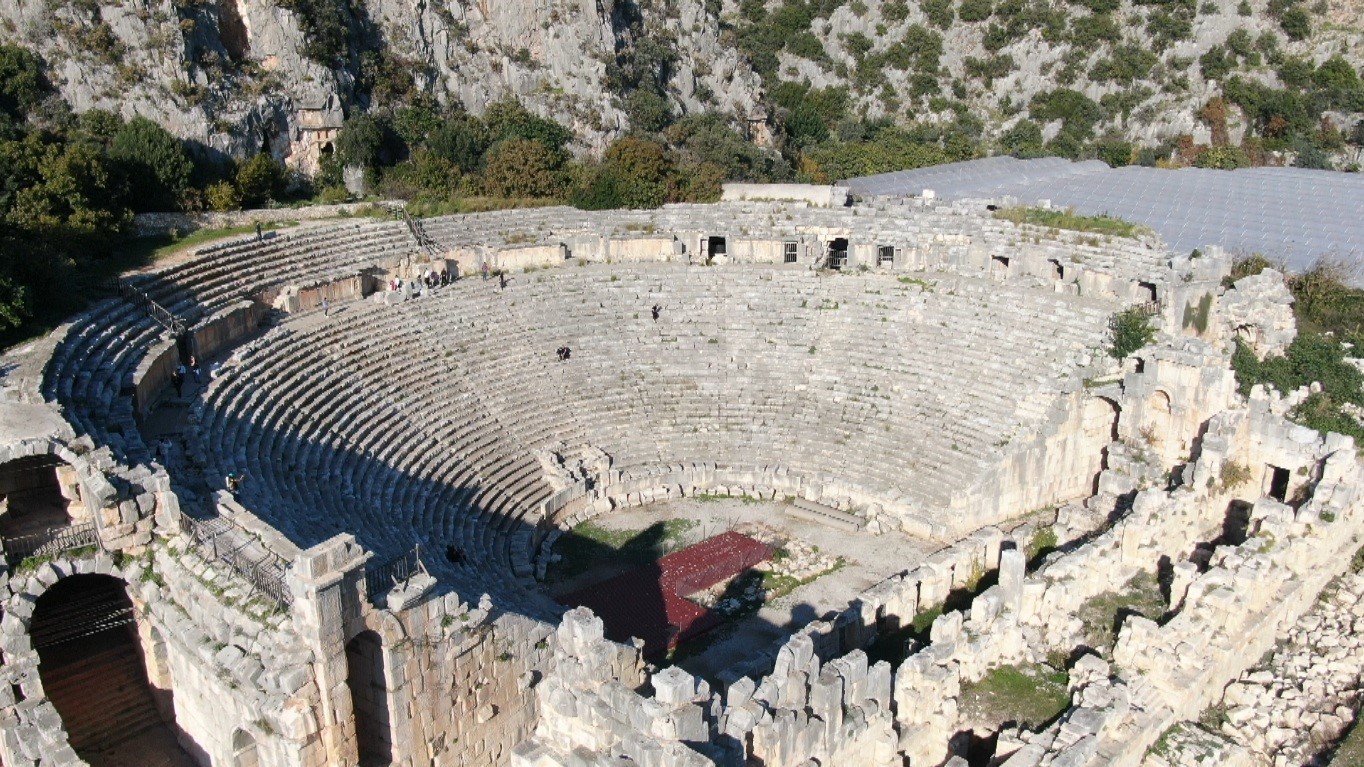 aluvyonlarla ortulu anadolunun pompeisi myrada kazilar ozel mulkiyet sinirlarinda ilerliyor 9 SjQAQ6CF
