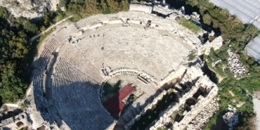 aluvyonlarla-ortulu-anadolunun-pompeisi-myrada-kazilar-ozel-mulkiyet-sinirlarinda-ilerliyor-cF2bclXI.jpg