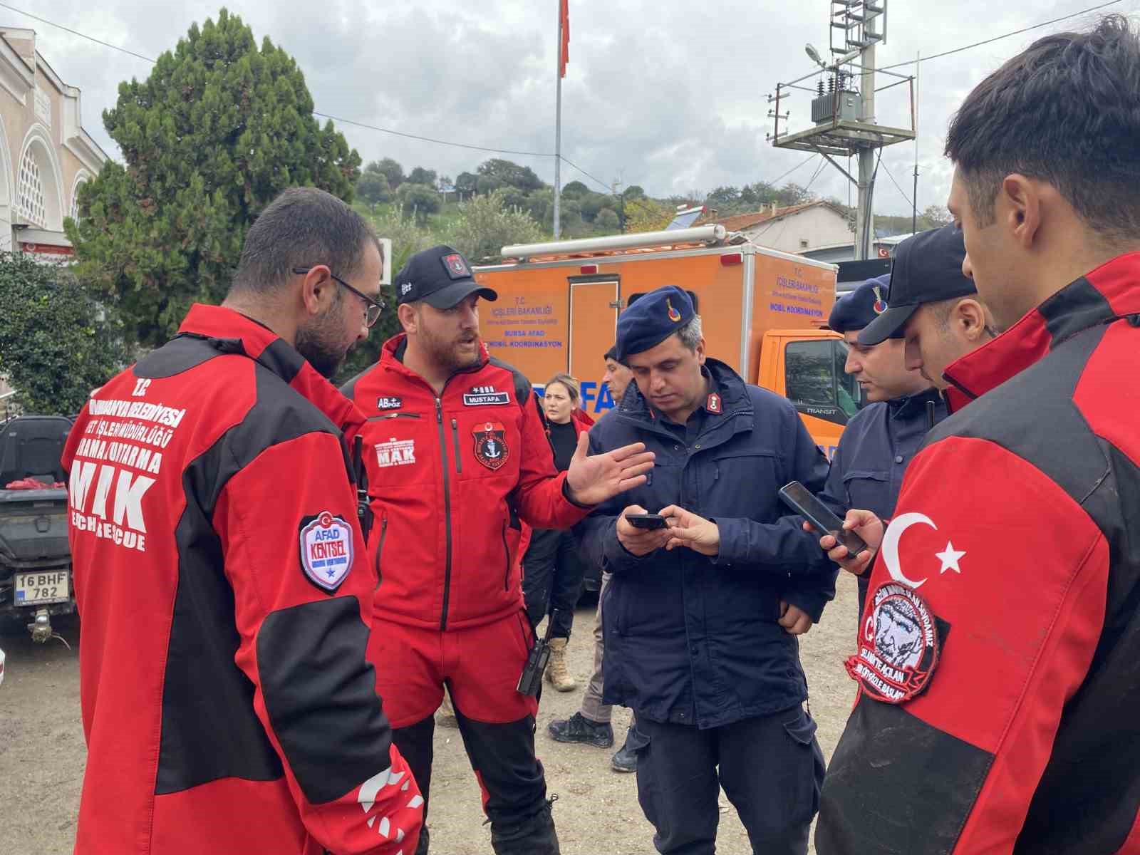 Alzaymır hastası Mustafa Abi’den üçüncü günde de iz yok: Arama çemberi 10 kilometreye çıkarıldı 9 alzaymir hastasi mustafa abiden ucuncu gunde de iz yok arama cemberi 10 kilometreye cikarildi PXjeAuL8