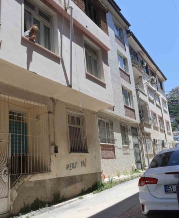 alzaymir-hastasi-yasli-kadinin-allahim-beni-kurtarin-korkuyorum-ve-kimsem-yok-bagrislari-mahallenin-vicdanini-mGaX1F67.jpg