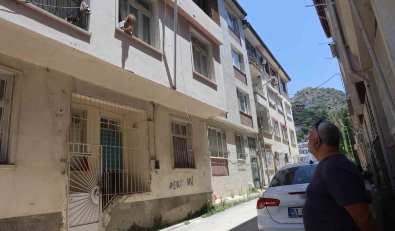 alzaymir-hastasi-yasli-kadinin-allahim-beni-kurtarin-korkuyorum-ve-kimsem-yok-bagrislari-mahallenin-vicdanini-mGaX1F67.jpg