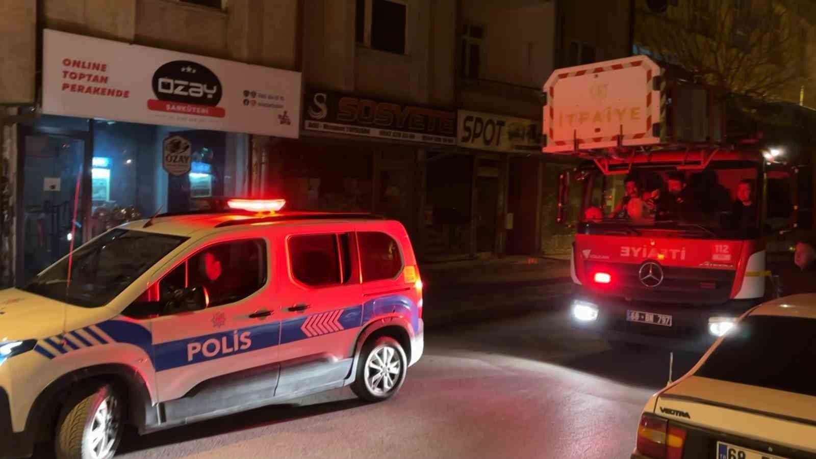 alzheimer anne oglunu unuttu sokakta kalan oglu icin ekipler seferber oldu 4 8GGlL6nm