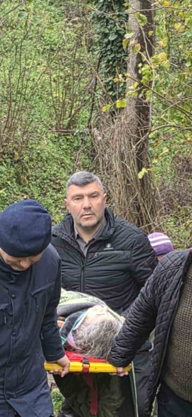 alzheimer hastasi kayip kadin ormanlik alanda yarali halde bulundu 3 LeJGnEgA