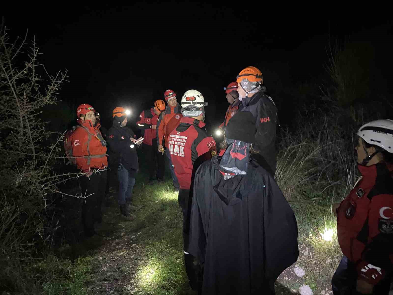 alzheimer hastasi yasli adami arama calismalari gece de devam ediyor 0 s3sVQriZ