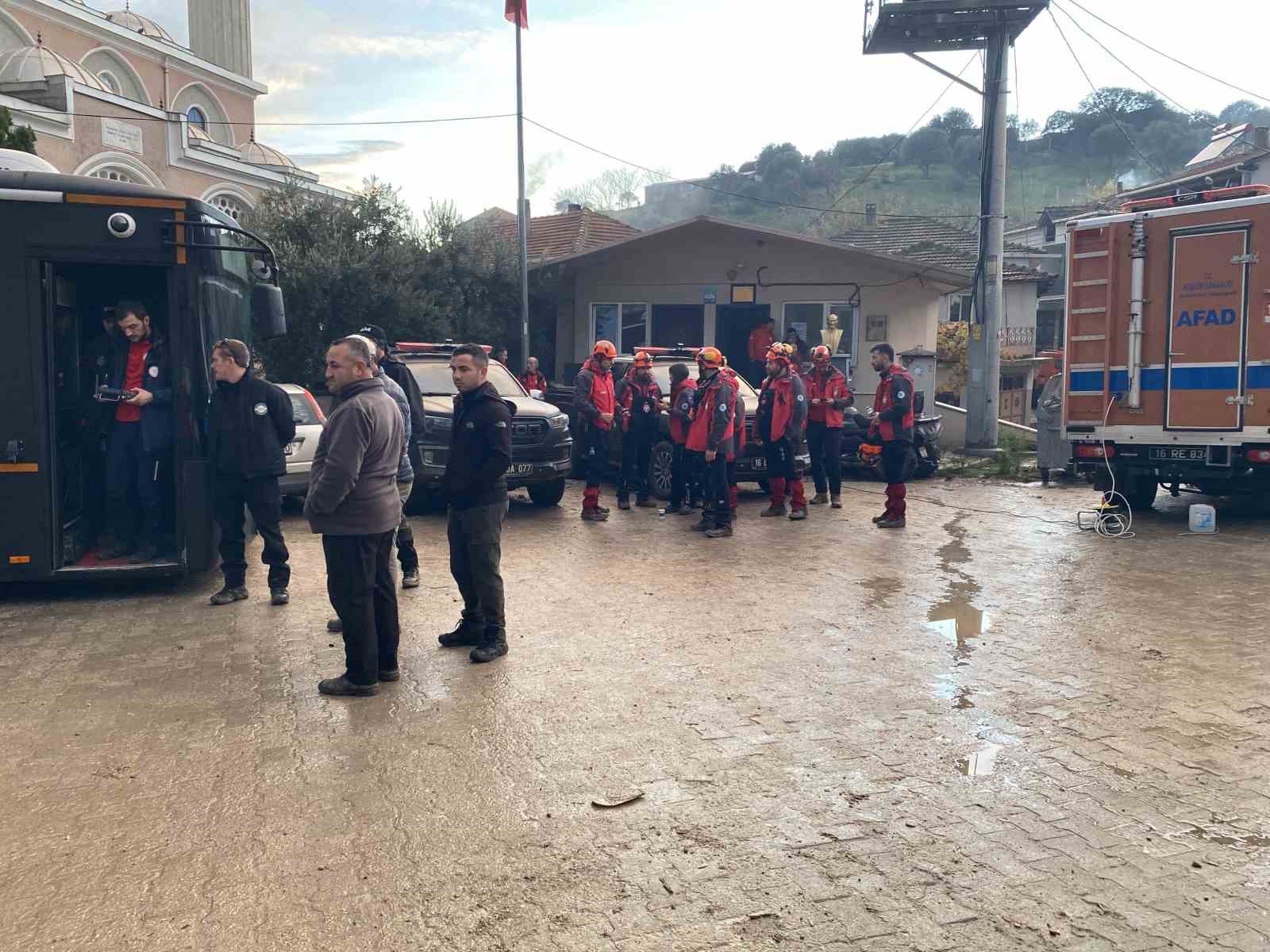 alzheimer hastasi yasli adami arama calismalari gece de devam ediyor 4
