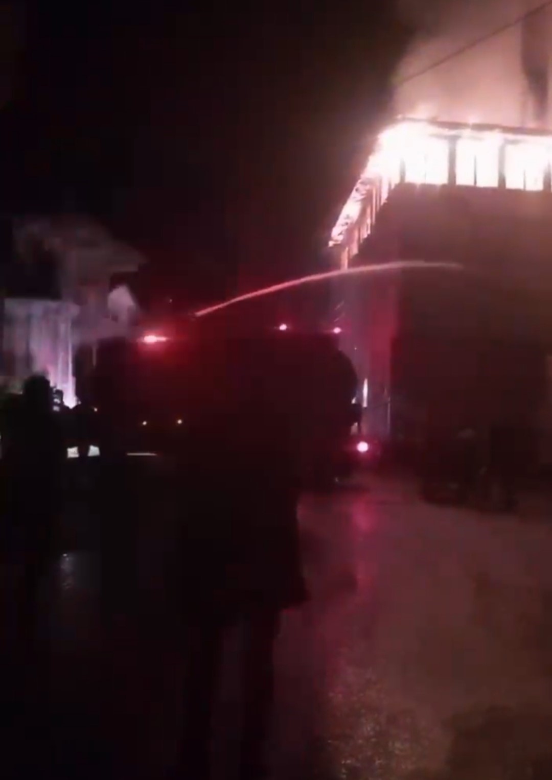 amasrada bir evde cikan yangin koy konagina ve camiye sicradi 3 2iaJtBLB