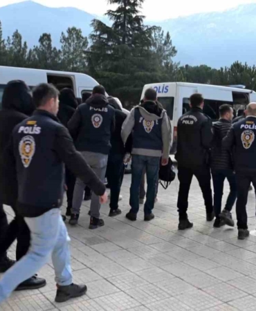 amasya-merkezli-10-ilde-yasa-disi-bahis-operasyonu-13-tutuklama-pS5dbDW3.jpg