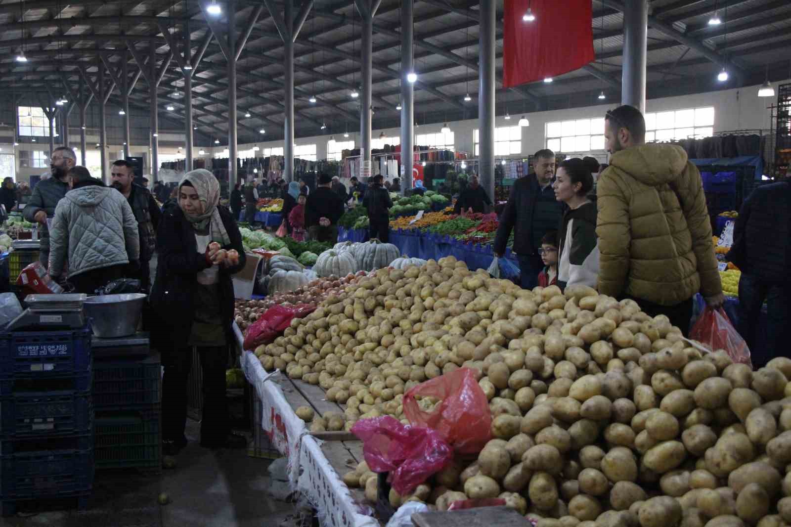 amasya pazarinda soganin kilosu 7 aydir 10 tl 3 eJzMi8Rk