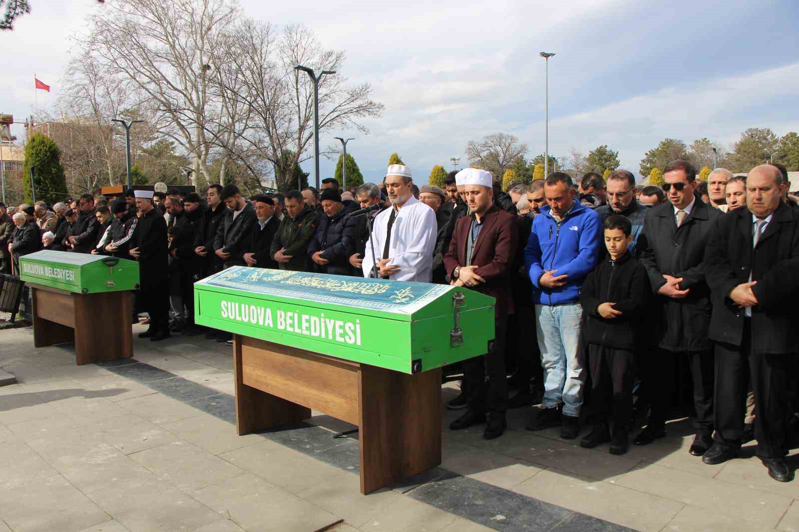 amasyada biyogaz tesisinde zehirlenerek olen 3 isci son yolculuklarina ugurlandi 3 QeIFPOYR