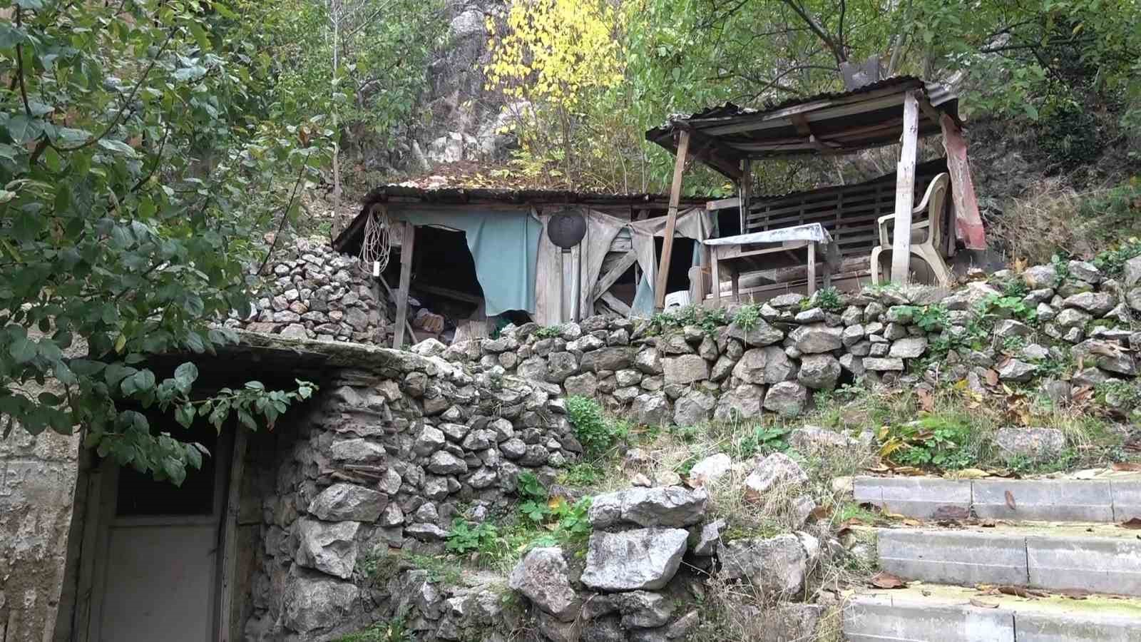 amasyada defineciler tunel kazdi polis ve muze yetkilileri inceleme baslatti 2 UUMwimzp