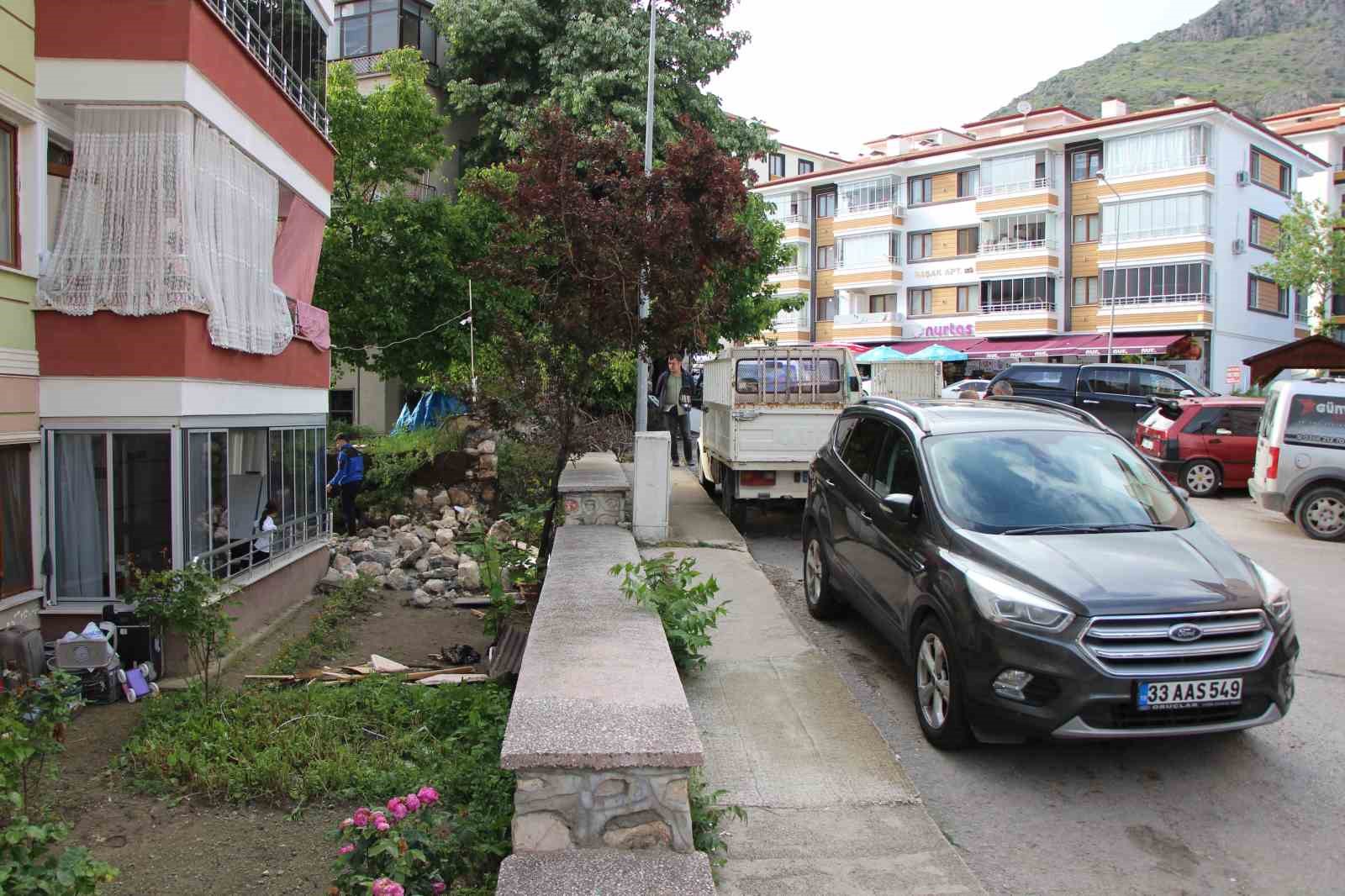 amasyada duvar yikildi gurultuyu duyanlar deprem sandi 2 F2Lbw8Hu