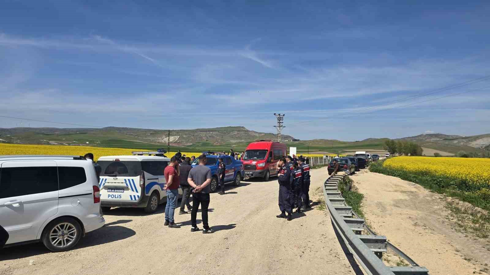 amasyada ekiplerin aradigi kadinin cenazesi sulama kanalinda bulundu 2 IQWKaOmP