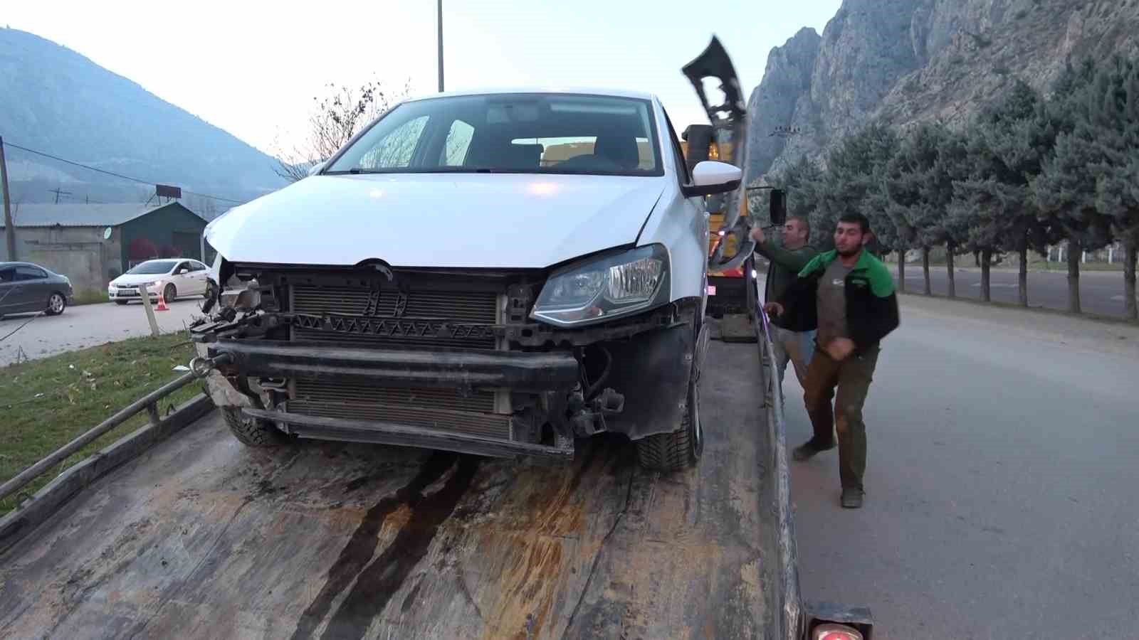 Amasya’da iki otomobil çarpıştı: 3 yaralı 5 amasyada iki otomobil carpisti 3 yarali 1 wiBwUXus
