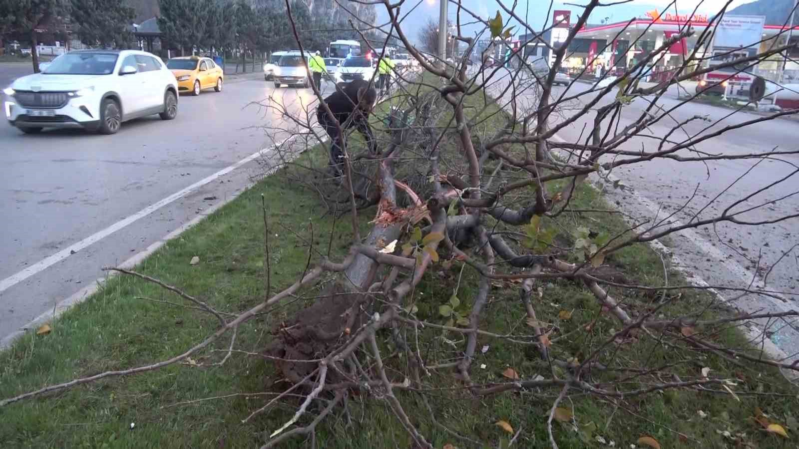 Amasya’da iki otomobil çarpıştı: 3 yaralı 7 amasyada iki otomobil carpisti 3 yarali 3 i44Y3Afe