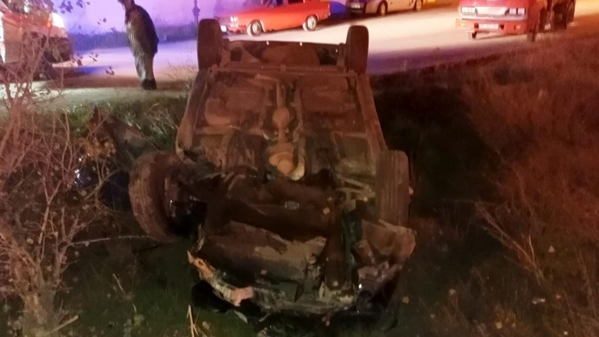 amasyada iki otomobil kafa kafaya carpisti 4 yarali 1 be85DVQb
