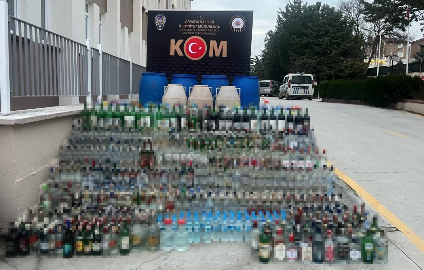 amasyada kacak alkol operasyonu 615 sise ve 30 bidon ele gecirildi 0 H1PZ8q1B