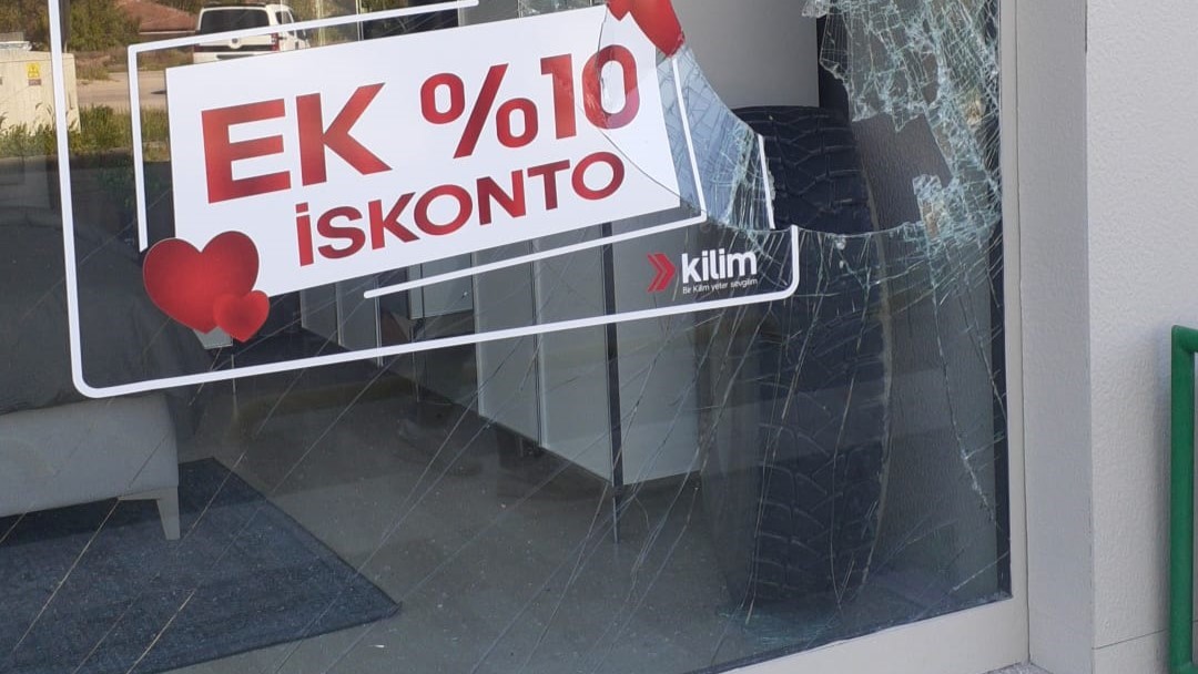 amasyada kamyondan kopan teker magazaya daldi 2 ejb5yhOt