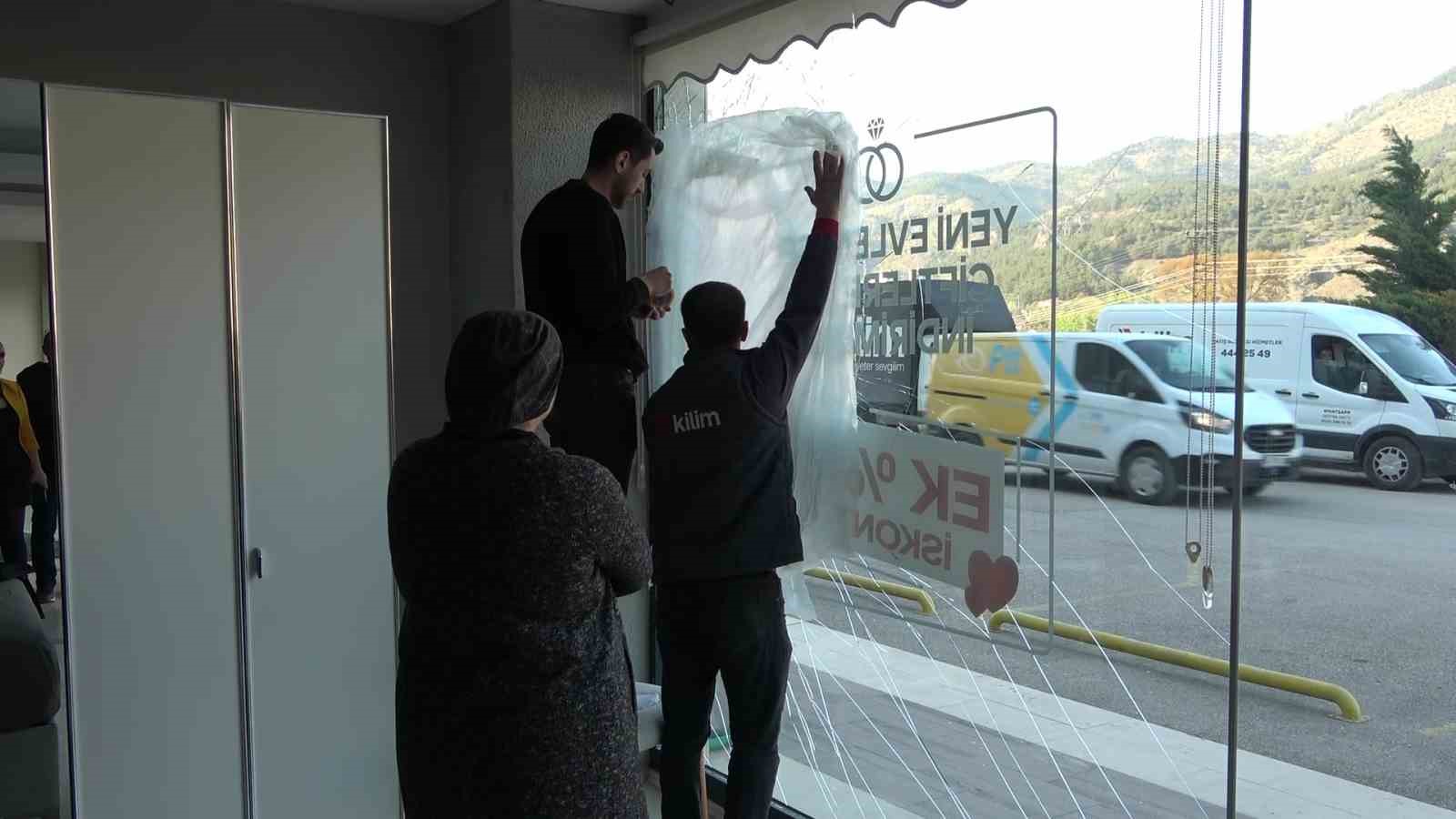 amasyada kamyondan kopan teker magazaya daldi 7 WvlXU6ii