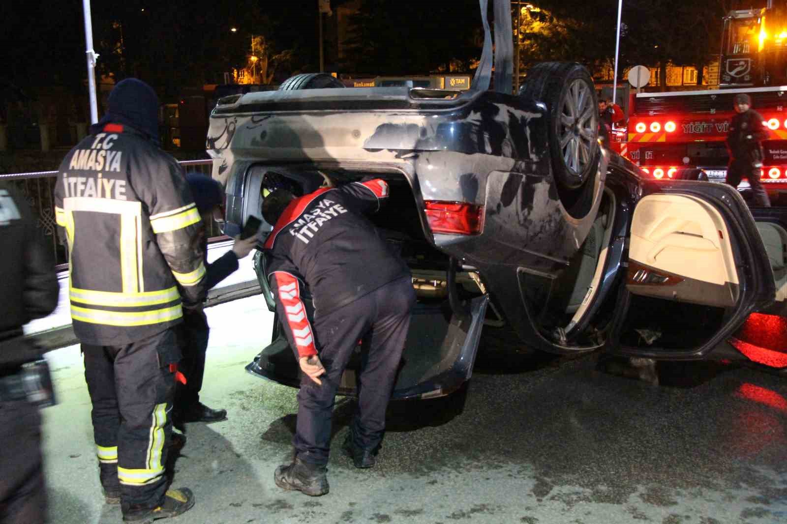 Amasya’da kontrolden çıkan otomobil köprüden Yeşilırmak Nehri’ne uçtu: 1 ölü, 1 yaralı 10 amasyada kontrolden cikan otomobil kopruden yesilirmak nehrine uctu 1 olu 1 yarali 6 LdtwJSwn
