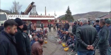 amasyada-maden-iscileri-maaslarini-alamadiklari-gerekcesiyle-is-durdurma-karari-aldi-v9hfyxLT.jpg