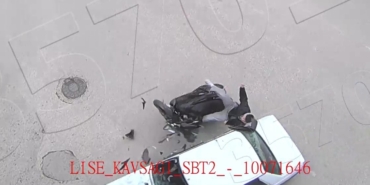 amasyada-motosiklet-ile-otomobilin-carpistigi-kaza-kamerada-PyPqeH7y.jpg