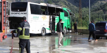 amasyada-otobus-terminalinde-park-halindeki-yolcu-otobusu-yandi-Gdv4dawx.jpg
