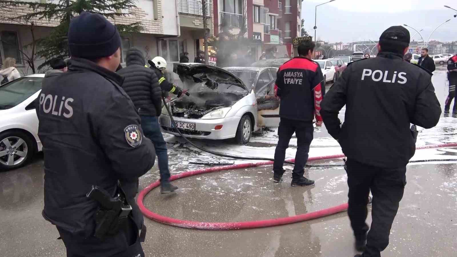 amasyada otomobil alev alev yandi patlamalar korkuttu 5 QDabl2ZX