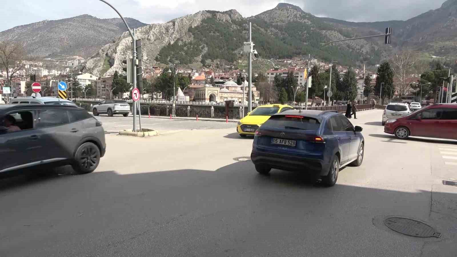 amasyada otomobilin carptigi motosikletli havada takla atti 4 7RDlqCEq