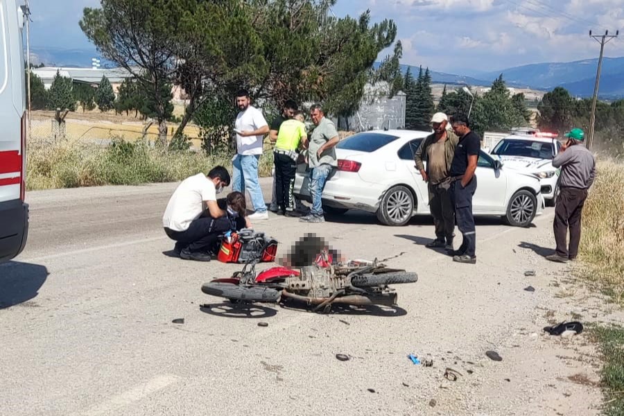 amasyada otomobille carpisan motosikletli hayatini kaybetti 0