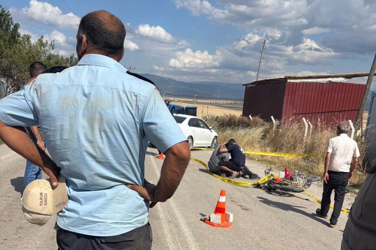 amasyada otomobille carpisan motosikletli hayatini kaybetti 1 uzQgbRDb