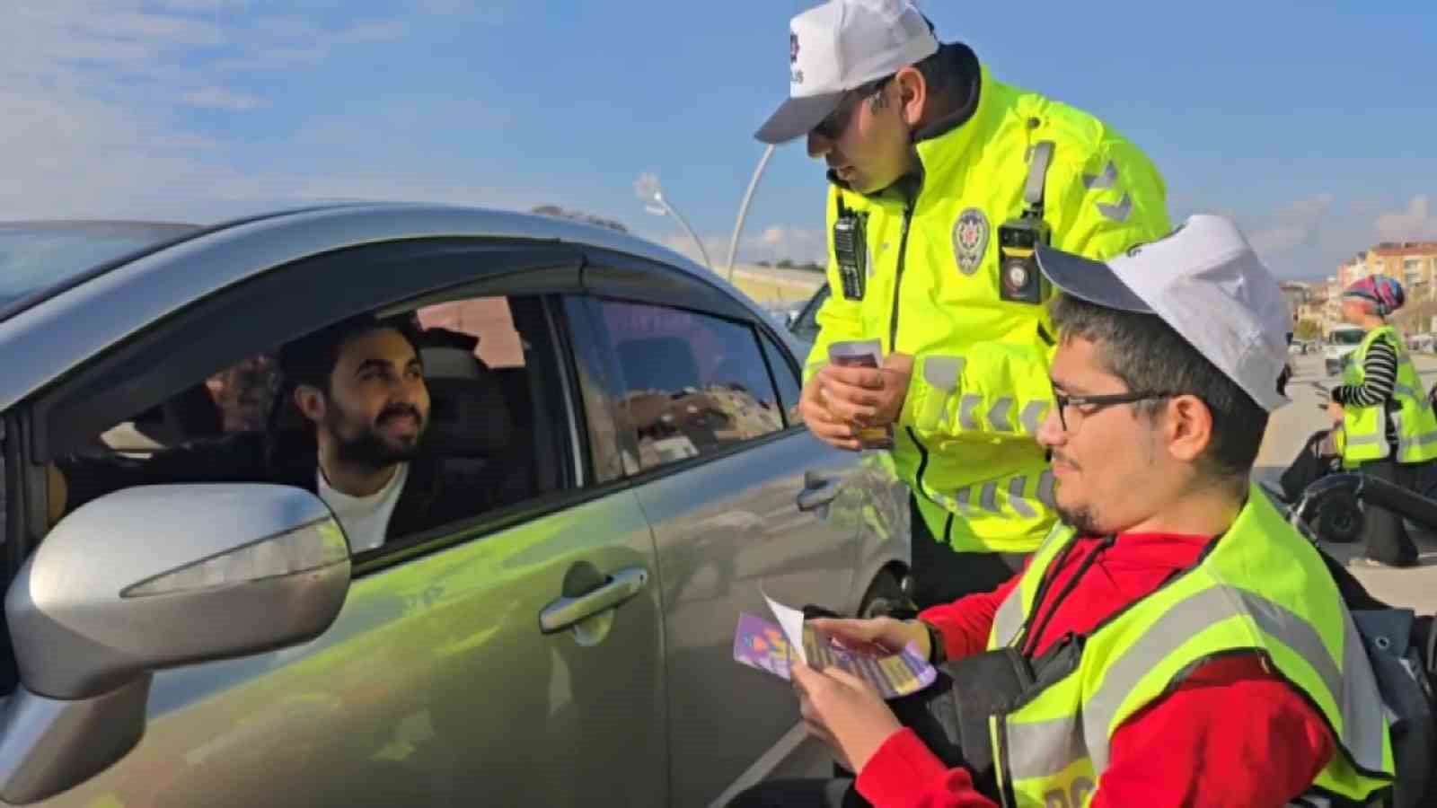 amasyada polis suruculeri engelli vatandaslar icin durdurdu 1 IQFwMkYu