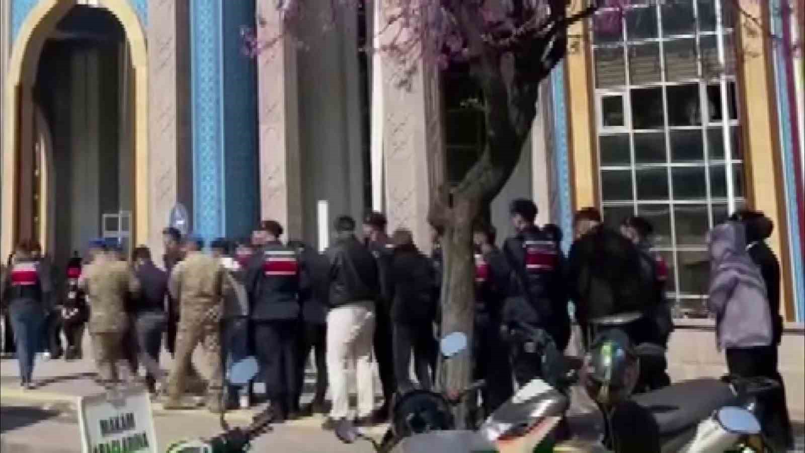 amasyada sahte ilanlar verip 34 kisiyi dolandiran zanlilar yakalandi 0 qBUwgd2g