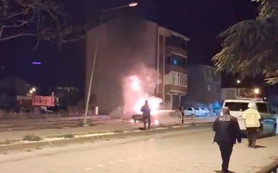 amasyada seyir halindeki otomobil alevlere teslim oldu 1 RwFKpO16