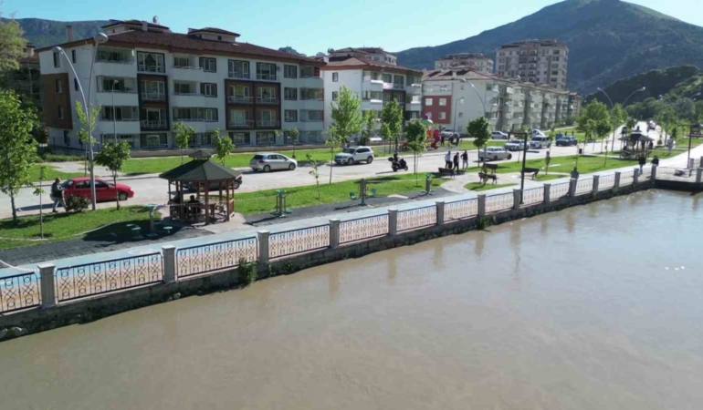 amasyada-taskin-alarmi-okullar-tatil-edildi-9IZ2R3uz.jpg