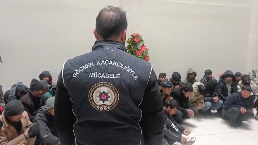 amasyada tirdan 42 kacak gocmen cikti 2 WMtglyuz