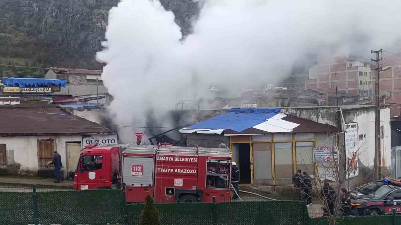 amasyada yanginda mahsur kalan kopegi muhtar kurtardi 1 AwB2fWQs