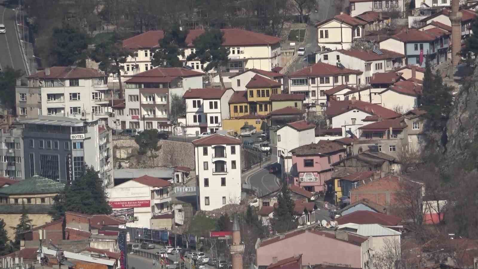 amasyada yaslilarin bayram temizligini vefali eller yapti 5 pOFTIwbB