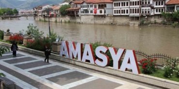 amasyada-yesilirmakin-debisi-130-metrekupe-kadar-dustu-vatandaslar-gunesli-havada-nehri-izledi-4VPcVlhE.jpg