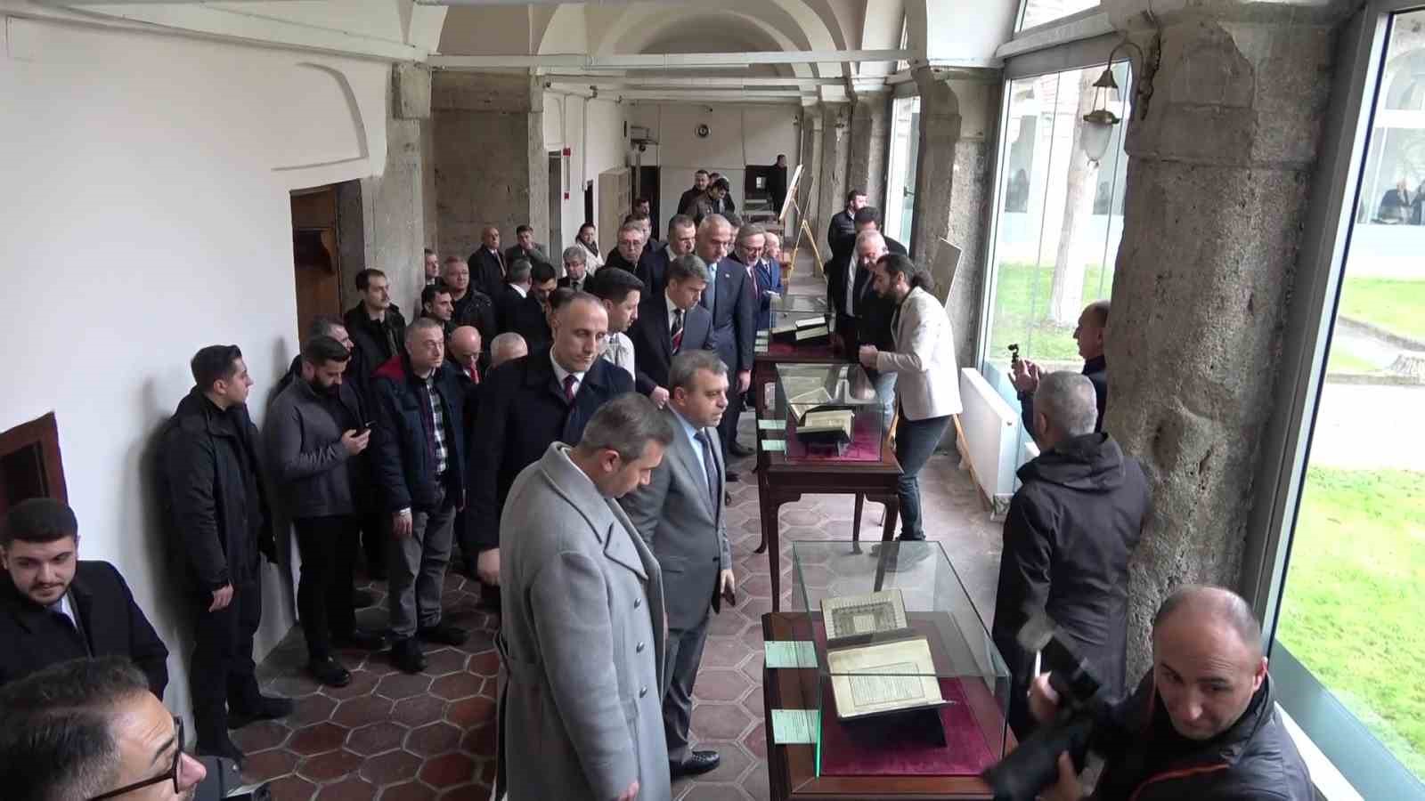 amasyadan istanbula seyh hamdullah yazma eser sergisi acildi 0 G8VQFLeN
