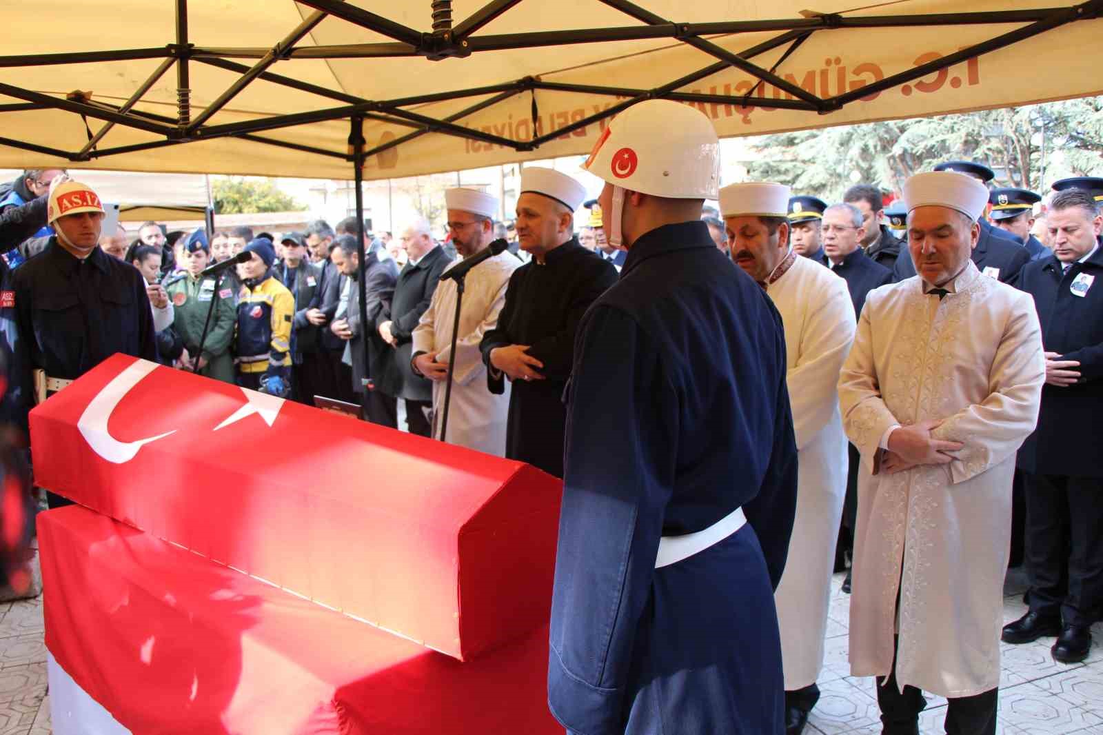 amasyali sehidin annesi armaganim gule gule git 3 J6APsUQU